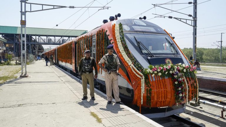 PM Modi J&K visit LIVE: PM Modi flags off Katra-Srinagar Vande Bharat Express